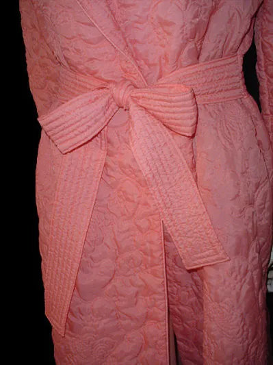 *BEAUTIFUL LUXURIOUS VINTAGE '60s SILKY QUILTED ROBE MADE IN HONG KONG IN SIERRA SUNSET