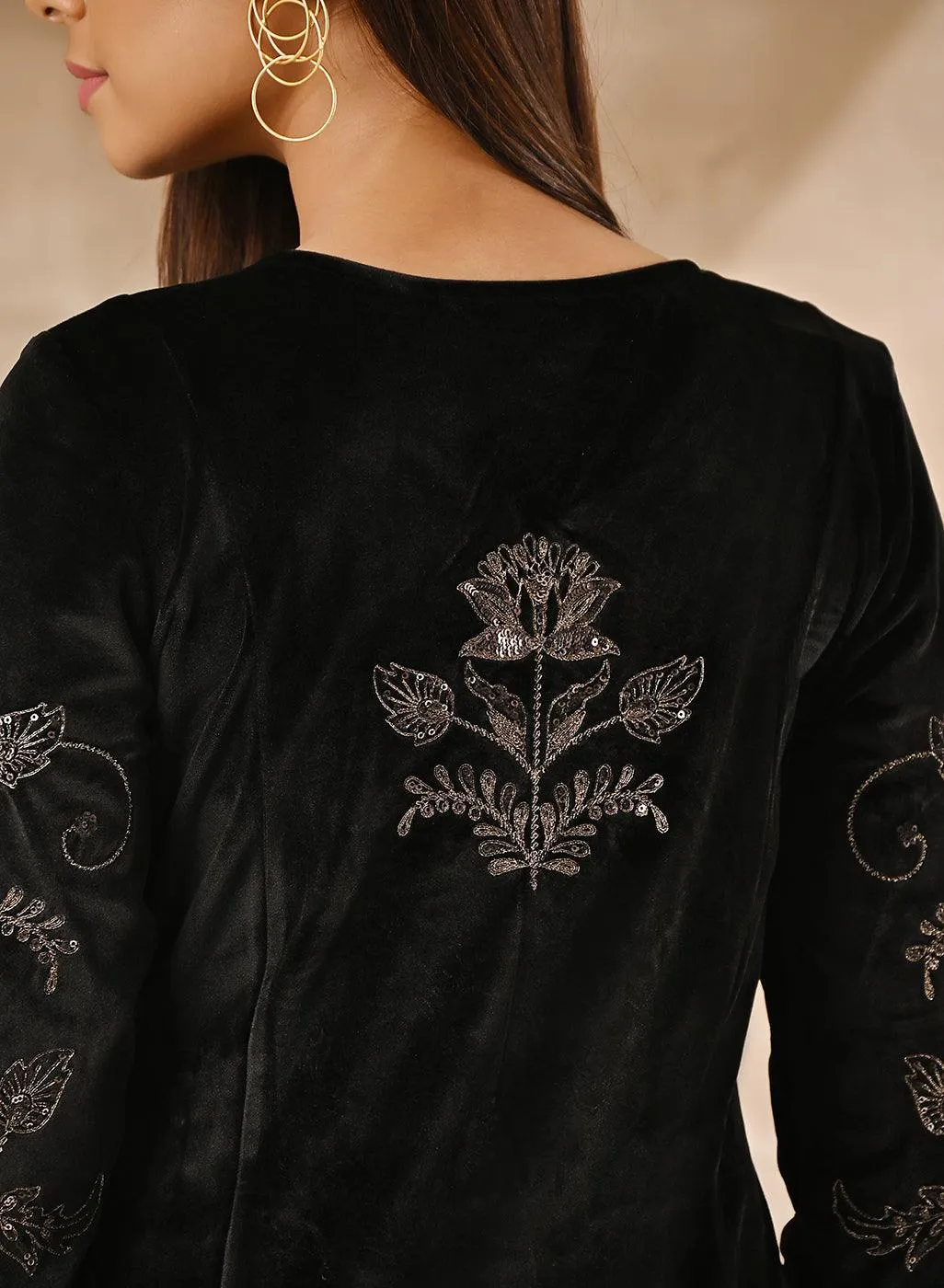 Black Floral Velvet Kurta with Embroidery