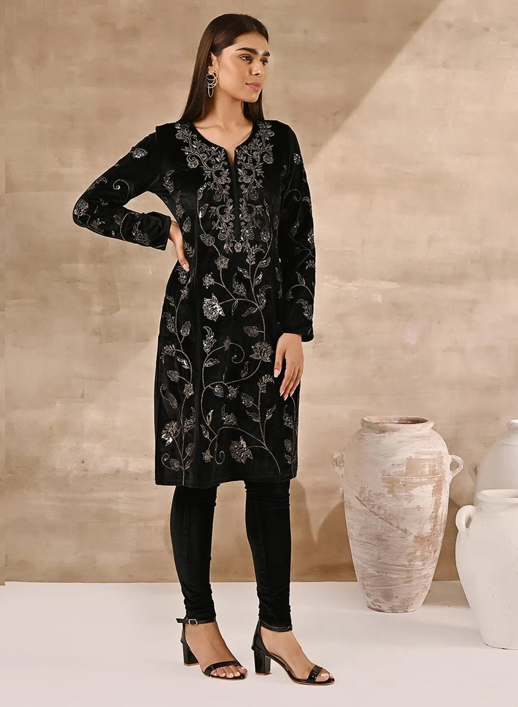 Black Floral Velvet Kurta with Embroidery