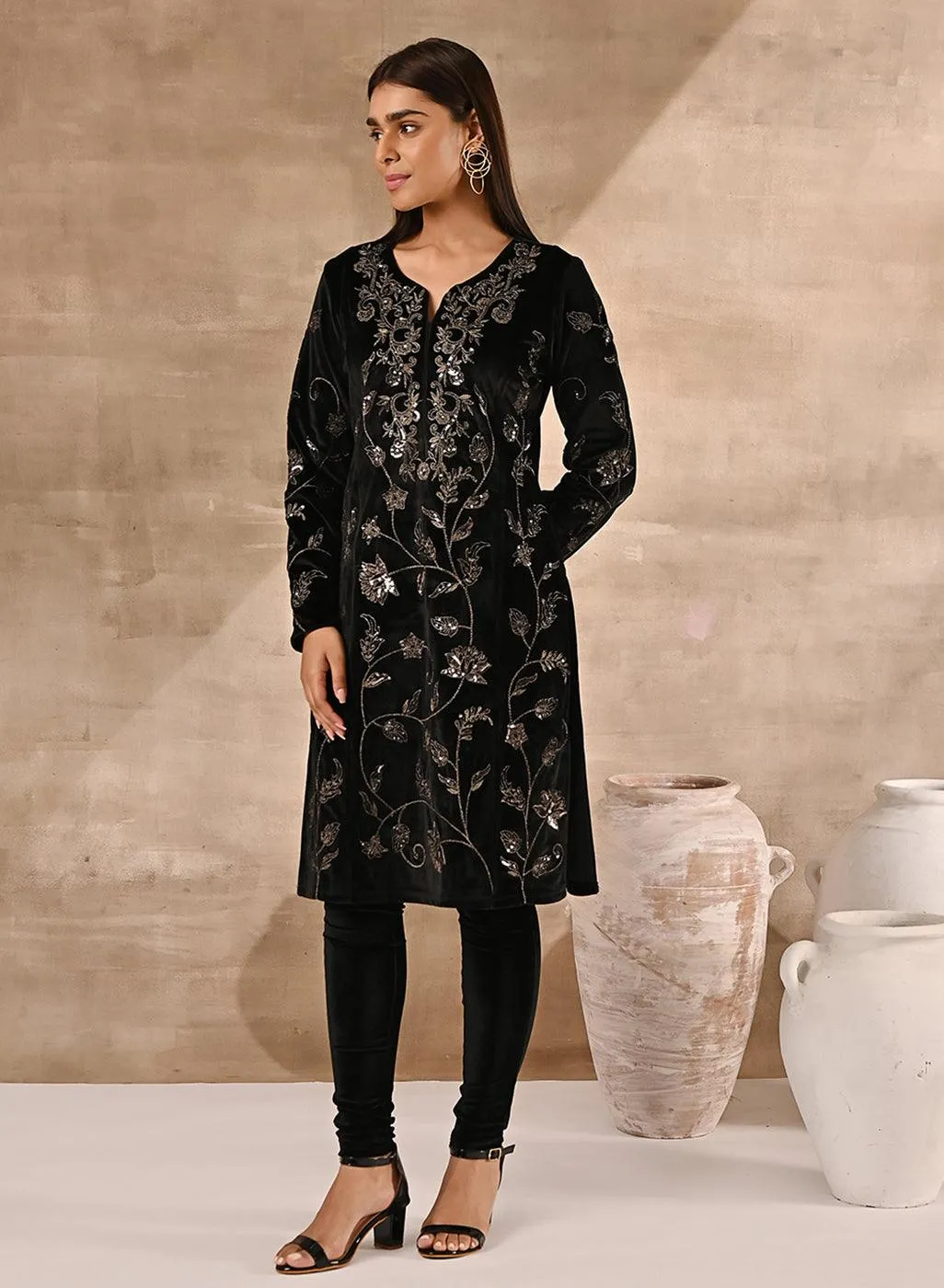 Black Floral Velvet Kurta with Embroidery