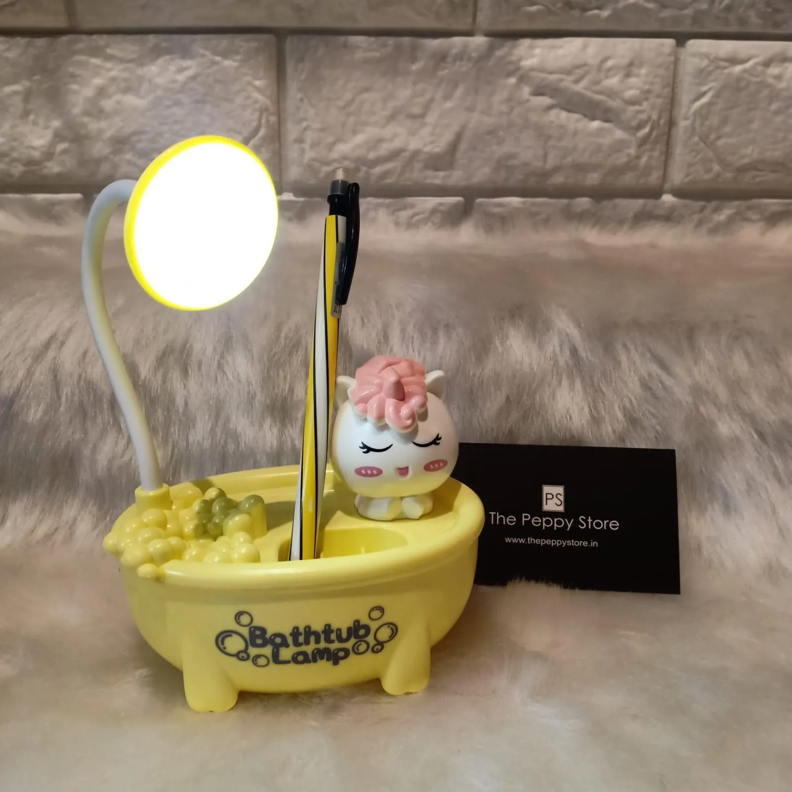 Cute Bathtub Table Lamp / Pencil Stand