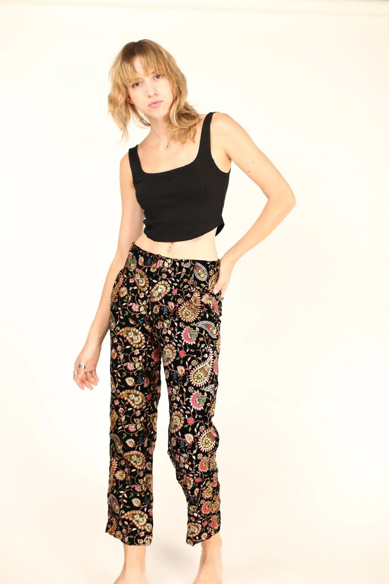 EMBROIDERED VELVET PANTS DEWI