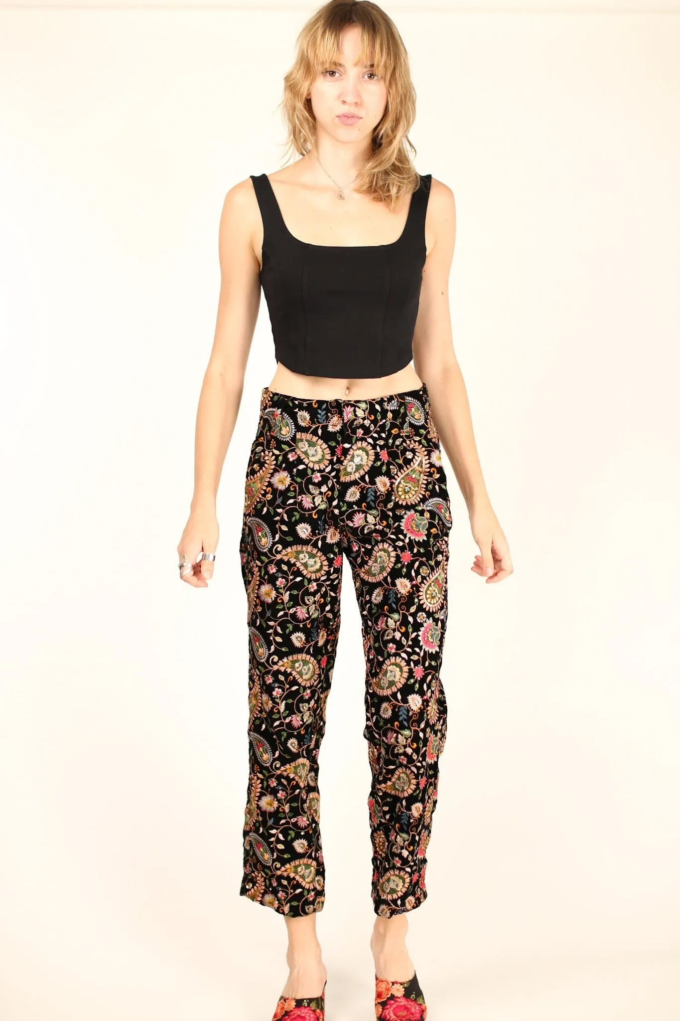 EMBROIDERED VELVET PANTS DEWI