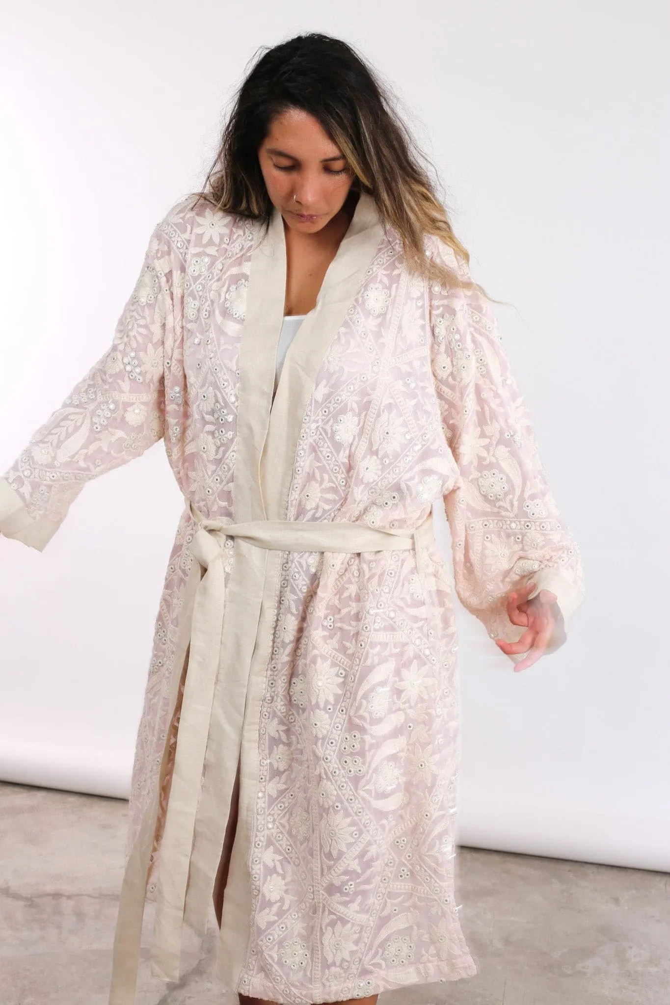 EMBROIDERED VINTAGE PINK SPECIALTY KIMONO SELINA