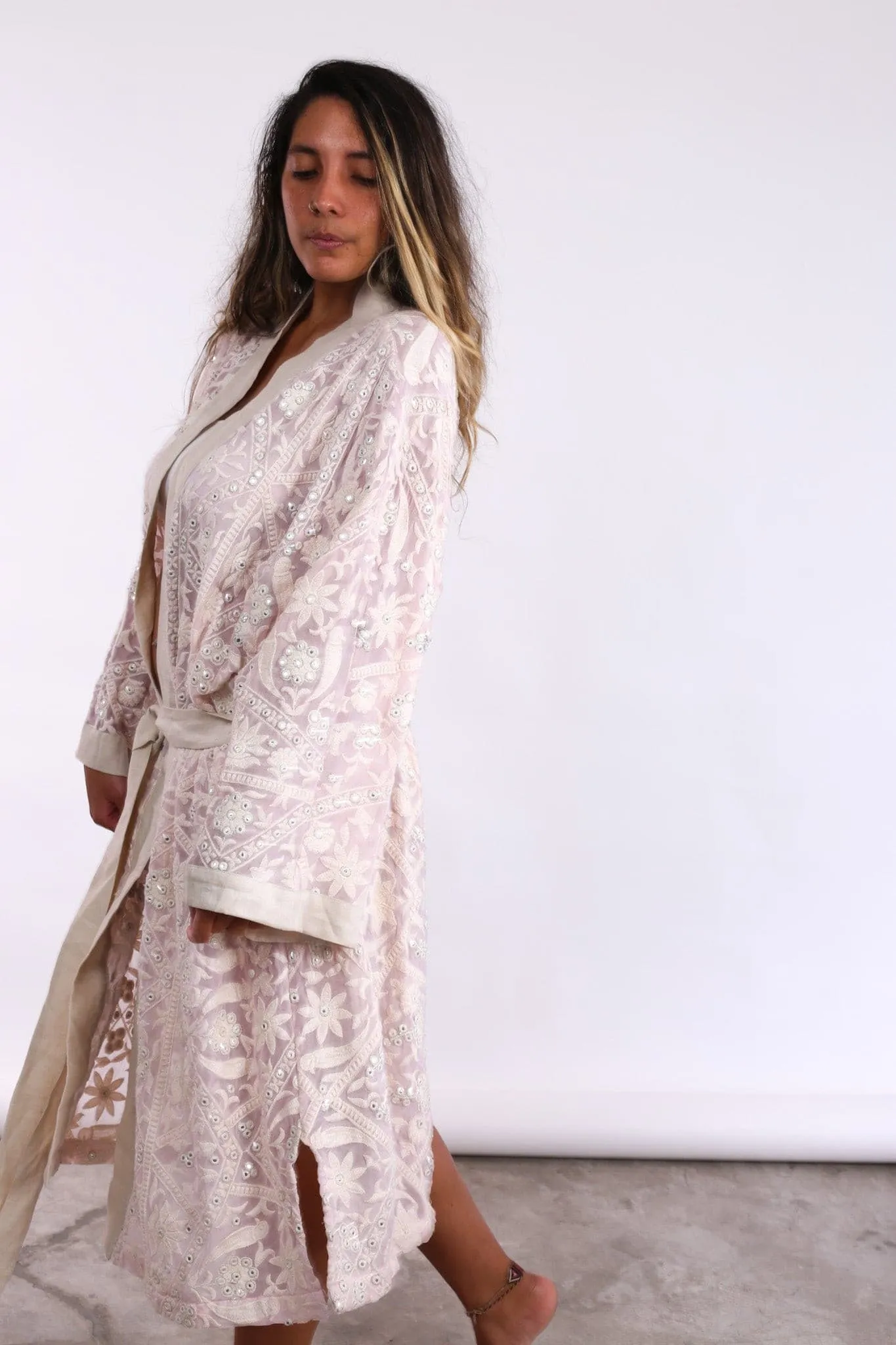 EMBROIDERED VINTAGE PINK SPECIALTY KIMONO SELINA