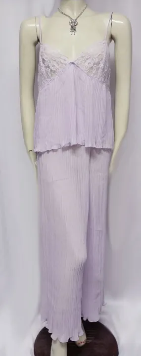 *LOVELY LACE & PLEATED PALAZZO LOUNGING OUTFIT / PAJAMA SET IN WISTERIA - LARGE - LIKE NEW