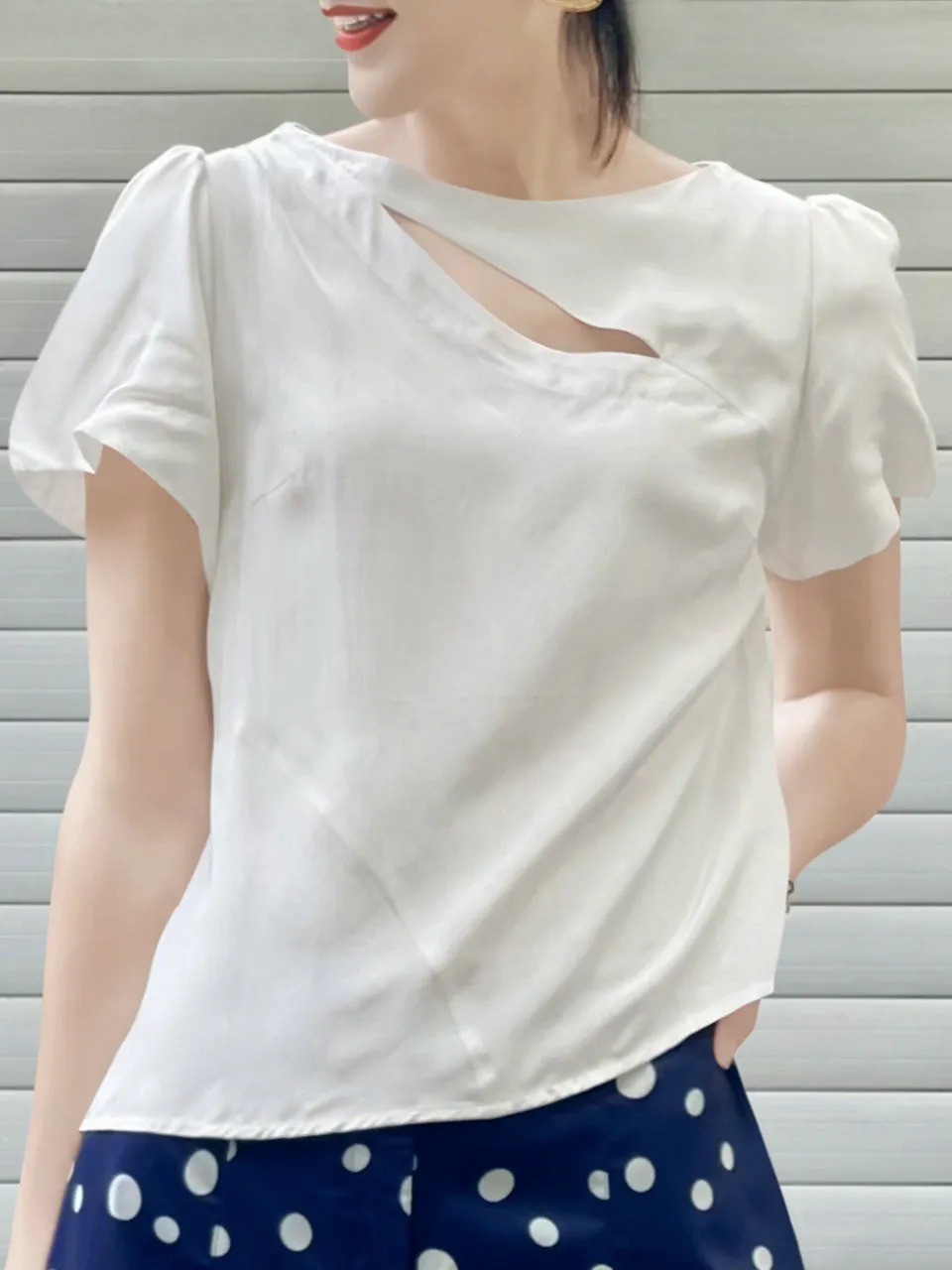 Surprise Sale! Creamy Cut Out Asymmetric Hem Puff Sleeve Top