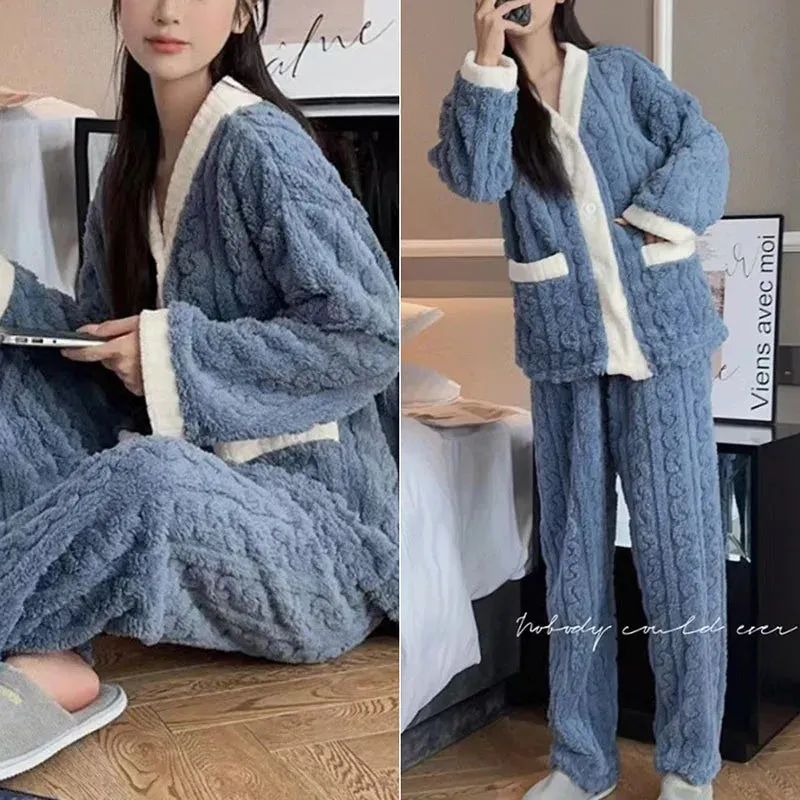 Trendy Women's Fleece Pajama Set - Cozy Cable Knit Loungewear