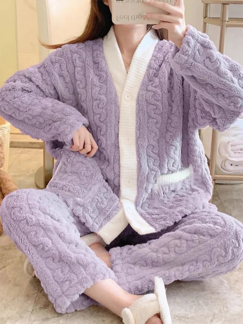 Trendy Women's Fleece Pajama Set - Cozy Cable Knit Loungewear